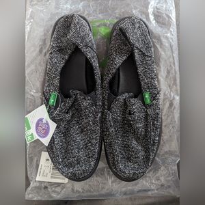 Sanuk size 9 NWT Donna sidewalk surfers